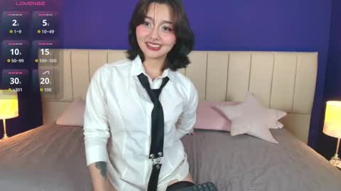 Snapshot of shizuko___ chatting on 10.13.25 Valentina online show from 10.13.25