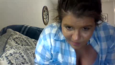 Snapshot of shmuberryfarms chatting on 03.06.25 shmooinaround online show from 03.06.25