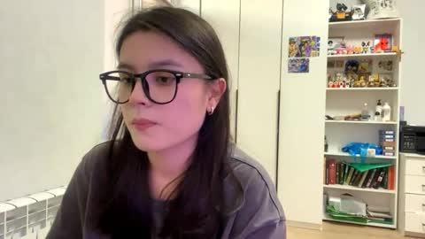 Snapshot of shontagrabowski chatting on 05.03.26 Marie online show from 05.03.26