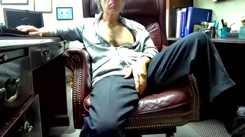 nikolas send dm for an appointment online show from 12.10.24