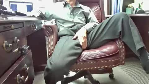 nikolas send dm for an appointment online show from 11.20.25