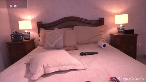 Sophie online show from 11.21.25