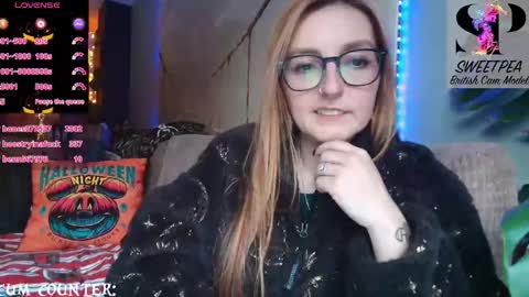 Snapshot of short_sweetpea chatting on 10.05.25 short sweetpea online show from 10.05.25