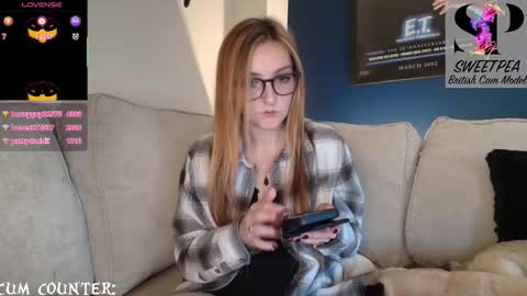 Snapshot of short_sweetpea chatting on 10.08.25 short sweetpea online show from 10.08.25