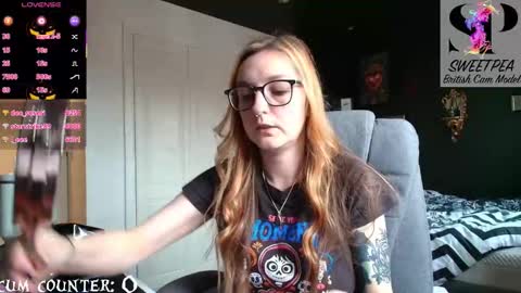 Snapshot of short_sweetpea chatting on 10.15.25 short sweetpea online show from 10.15.25