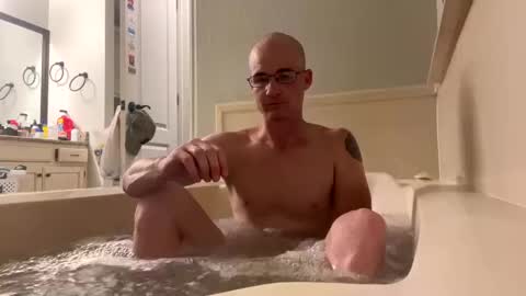 Snapshot of shortshortsman chatting on 09.11.25 shortshortsman online show from 09.11.25