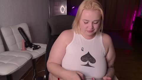 Mimi   online show from 11.21.25