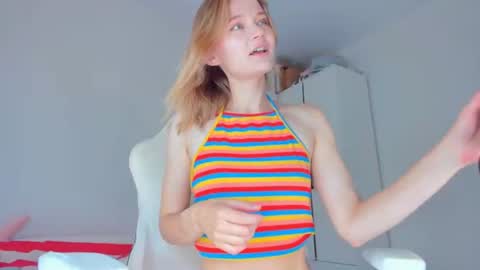 Snapshot of showmejenny chatting on 06.24.26 jennywoody online show from 06.24.26