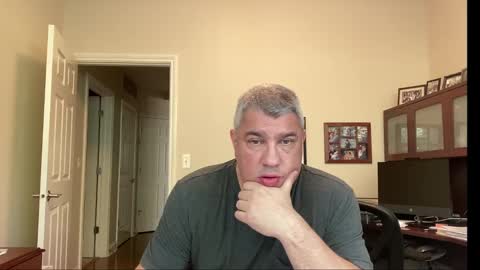 Chicago Guy online show from 09.30.25