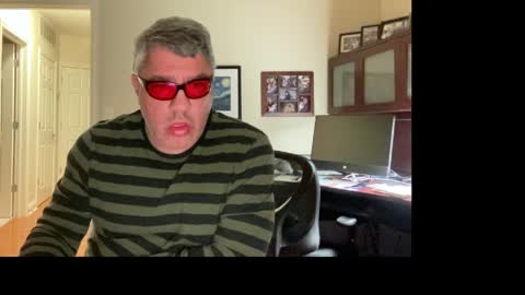 Snapshot of showmet chatting on 04.07.26 Chicago Guy online show from 04.07.26