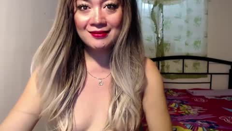 Snapshot of showmeyourlove33 chatting on 12.18.24 Sweety Jane online show from 12.18.24