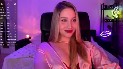 Snapshot of shy_bee chatting on 10.09.25 Alice online show from 10.09.25