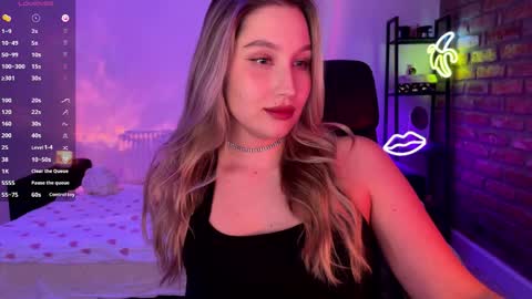 Snapshot of shy_bee chatting on 10.20.25 Alice online show from 10.20.25