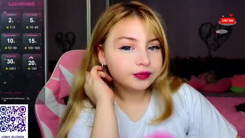 Molly online show from 02.04.25