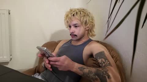 Snapshot of shy_boy17 chatting on 02.14.26 your shy boy online show from 02.14.26