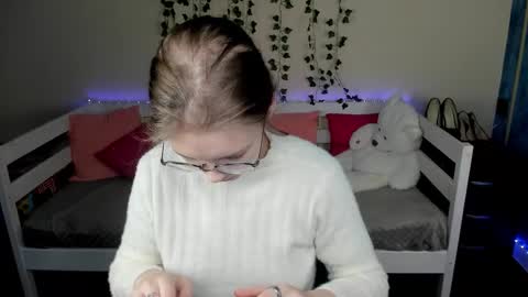 shy_elina01 online show from 10.22.25