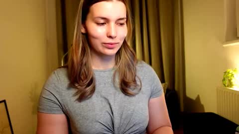 shy_nerd_babyy online show from 02.22.25