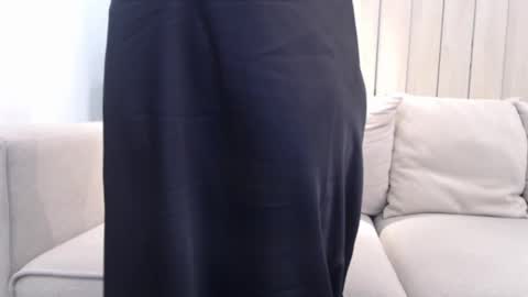 Snapshot of shy_schoolgirl_ chatting on 01.23.25 shy_schoolgirl_ online show from 01.23.25