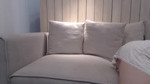 Snapshot of shy_schoolgirl_ chatting on 02.09.25 shy_schoolgirl_ online show from 02.09.25