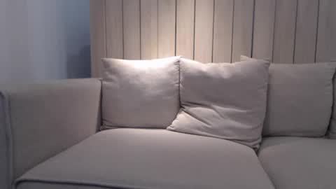 Snapshot of shy_schoolgirl_ chatting on 02.18.25 shy_schoolgirl_ online show from 02.18.25