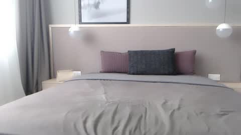 Snapshot of shy_schoolgirl_ chatting on 09.28.25 shy_schoolgirl_ online show from 09.28.25