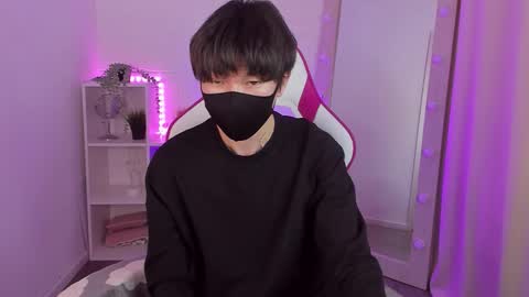 Snapshot of shyazianboy chatting on 10.15.25 Yugo online show from 10.15.25