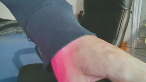 Snapshot of shyboyhugecum2020 chatting on 10.02.25 shyboyhugecum2020 online show from 10.02.25