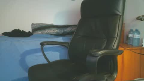 Snapshot of shyboyhugecum2020 chatting on 10.14.25 shyboyhugecum2020 online show from 10.14.25