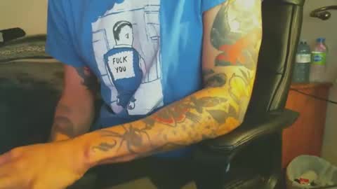 Snapshot of shyboyhugecum2020 chatting on 11.04.25 shyboyhugecum2020 online show from 11.04.25