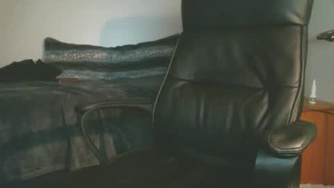 shyboyhugecum2020 online show from 11.21.25