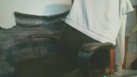 shyboyhugecum2020 online show from 01.13.26