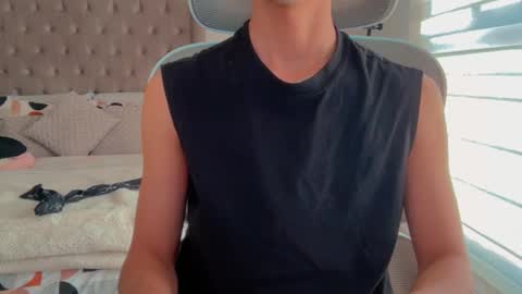 Snapshot of shydude666 chatting on 10.04.25 shydude666 online show from 10.04.25