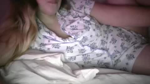 Elyse online show from 11.21.25