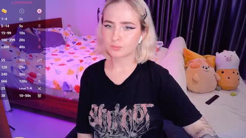 Effie online show from 12.14.24