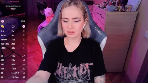 Effie online show from 01.28.25