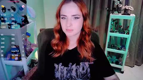 Snapshot of shyfoxxxy chatting on 04.25.26 Effie online show from 04.25.26