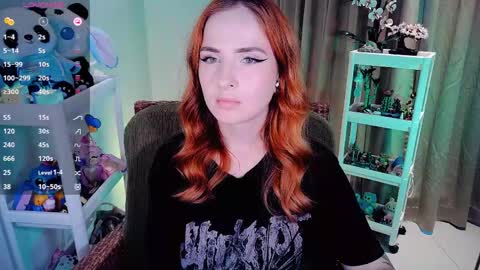 Snapshot of shyfoxxxy chatting on 04.29.26 Effie online show from 04.29.26