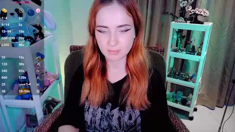 Snapshot of shyfoxxxy chatting on 05.08.26 Effie online show from 05.08.26
