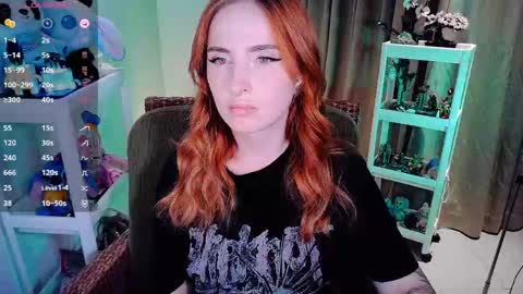 Snapshot of shyfoxxxy chatting on 05.10.26 Effie online show from 05.10.26