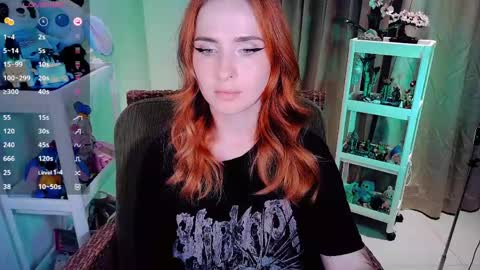 Snapshot of shyfoxxxy chatting on 05.11.26 Effie online show from 05.11.26