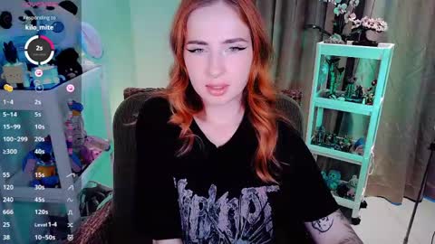 Snapshot of shyfoxxxy chatting on 05.13.26 Effie online show from 05.13.26
