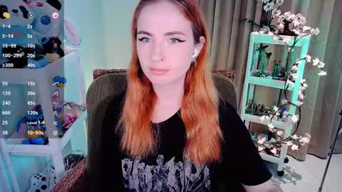 Snapshot of shyfoxxxy chatting on 05.28.26 Effie online show from 05.28.26