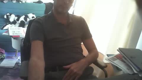 Snapshot of shyfrenchcock chatting on 10.17.25 shyfrenchcock online show from 10.17.25