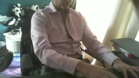 Snapshot of shyfrenchcock chatting on 11.12.25 shyfrenchcock online show from 11.12.25