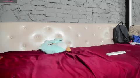 Snapshot of shygurl18hot chatting on 02.19.25 shygurl18hot online show from 02.19.25