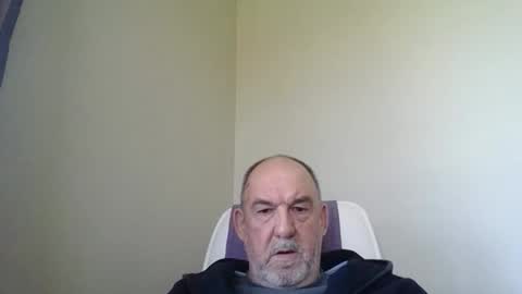 Snapshot of shyguytm chatting on 09.12.25 shyguytm online show from 09.12.25