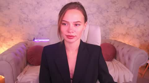 Snapshot of shyysiren chatting on 10.29.25 shyysiren online show from 10.29.25