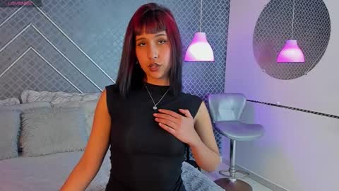 Snapshot of sia_roose chatting on 11.12.25 Sia online show from 11.12.25