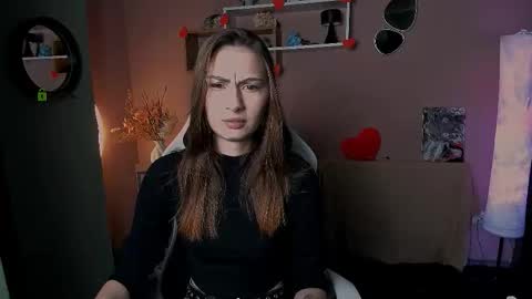 Snapshot of sicilia_shine chatting on 02.18.26 silicia online show from 02.18.26