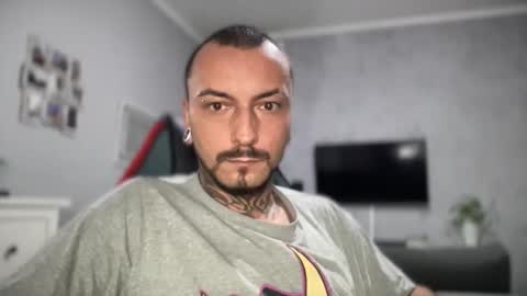 Snapshot of sidvicious23cm chatting on 10.23.25 sidvicious23cm online show from 10.23.25